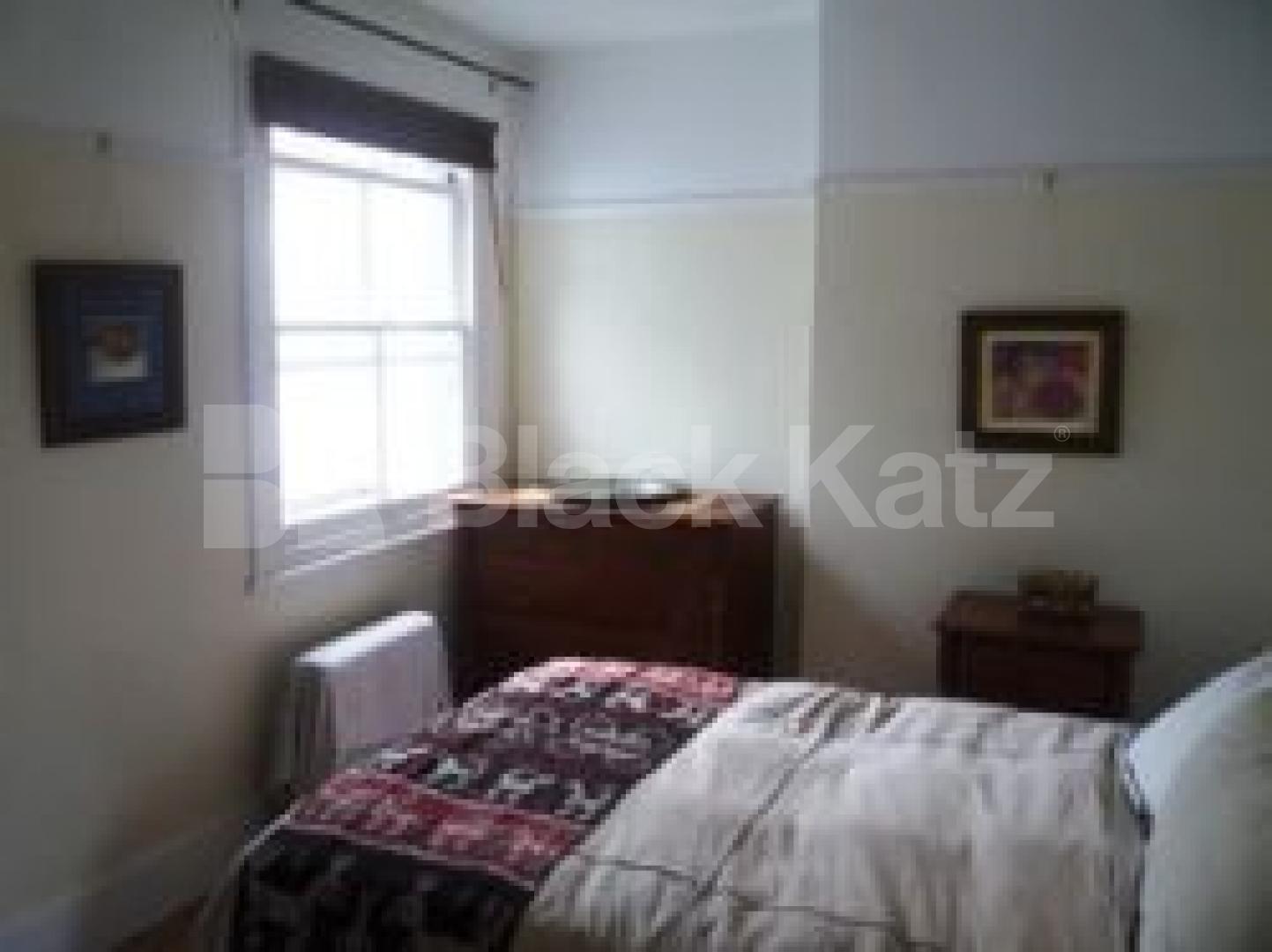 			A MUST SEE!, 3 Bedroom, 1 bath, 1 reception Flat			 North View road, CROUCH END